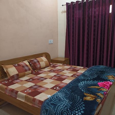 Anant Paying Guest House Ayodhya Ngoại thất bức ảnh