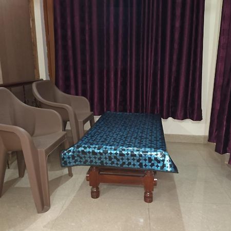 Anant Paying Guest House Ayodhya Ngoại thất bức ảnh