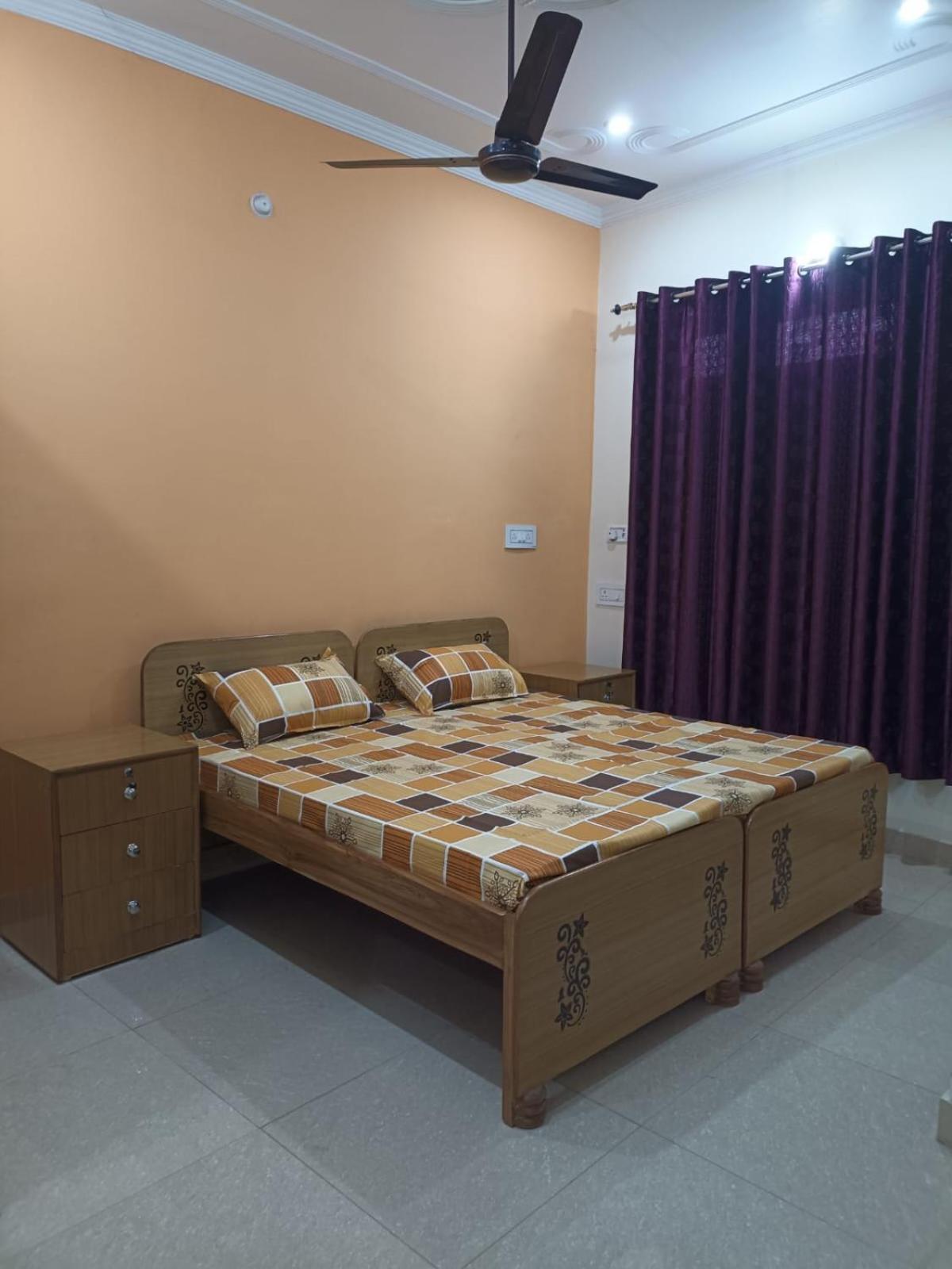 Anant Paying Guest House Ayodhya Ngoại thất bức ảnh